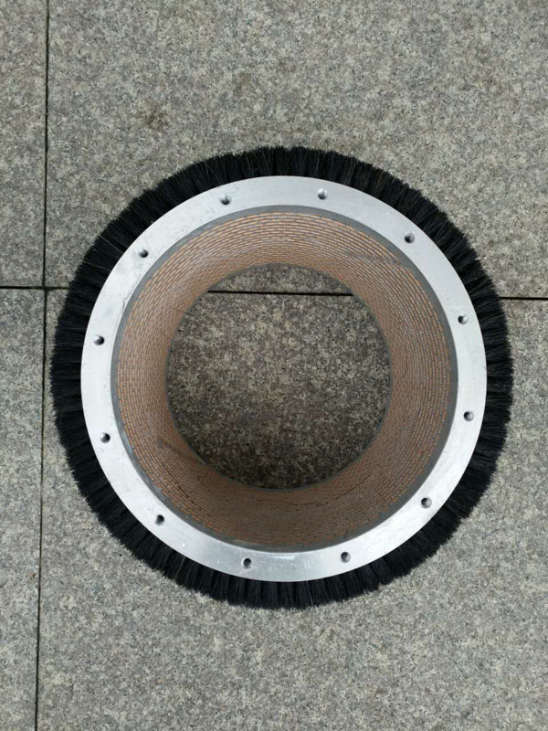 Roller brush